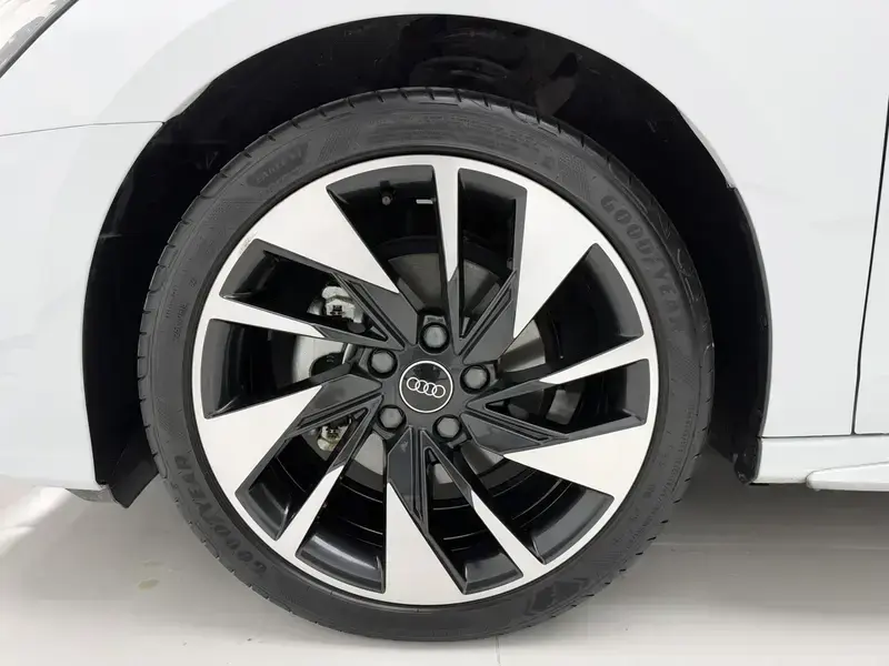 2024 Audi A3 с пробегом 21 000 км