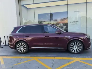 2026 Aito M7 с пробегом 12 000 км