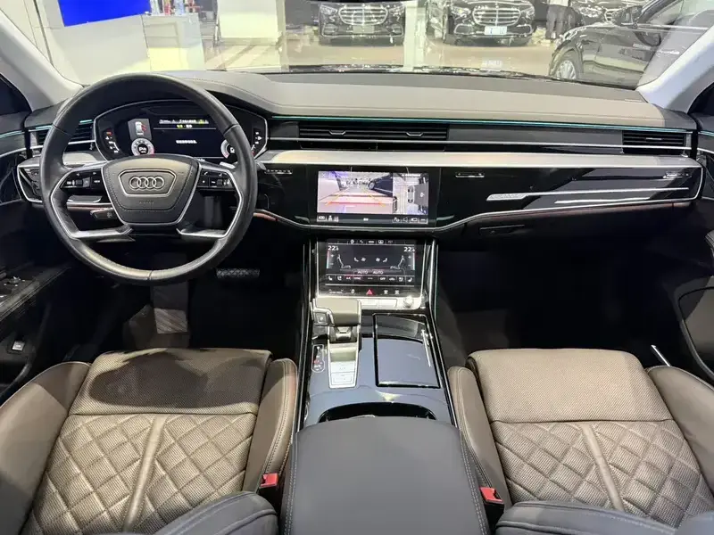 2024 Audi A8 с пробегом 20 000 км
