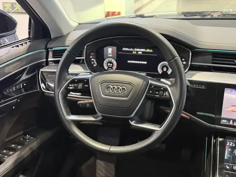 2024 Audi A8 с пробегом 20 000 км
