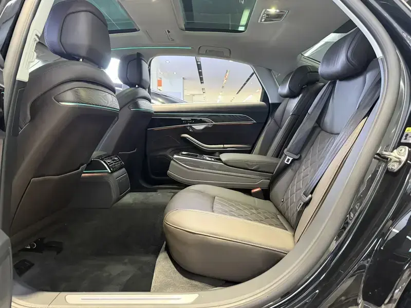 2024 Audi A8 с пробегом 20 000 км