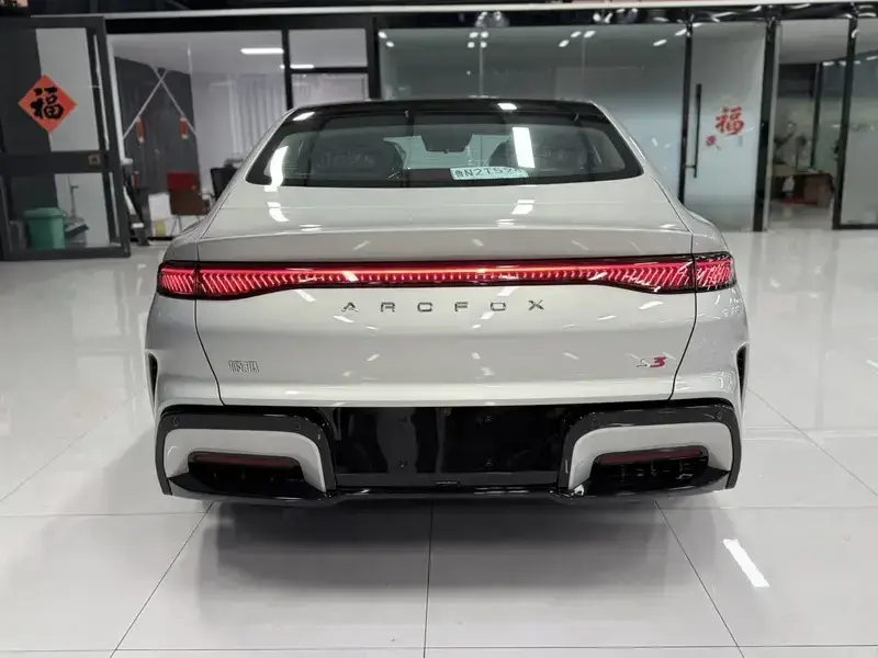 2026 Arcfox S3 с пробегом 500 км
