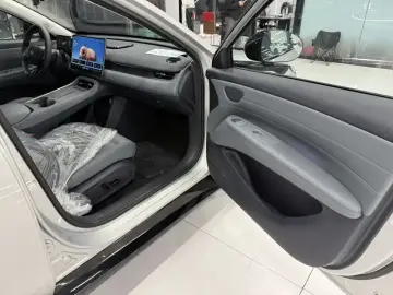 2026 Arcfox S3 с пробегом 500 км