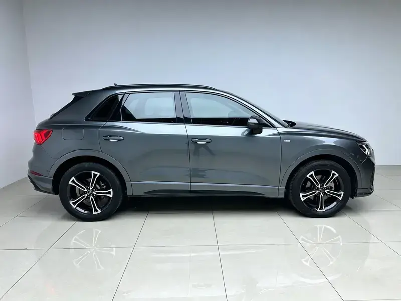 2021 Audi Q3 с пробегом 62 500 км