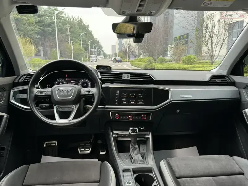 2020 Audi Q3 с пробегом 52 000 км