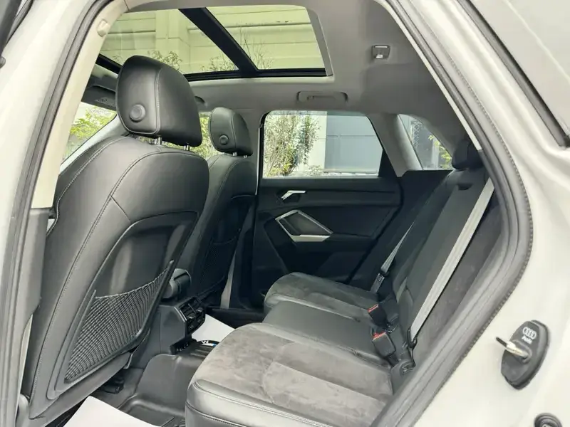 2020 Audi Q3 с пробегом 52 000 км
