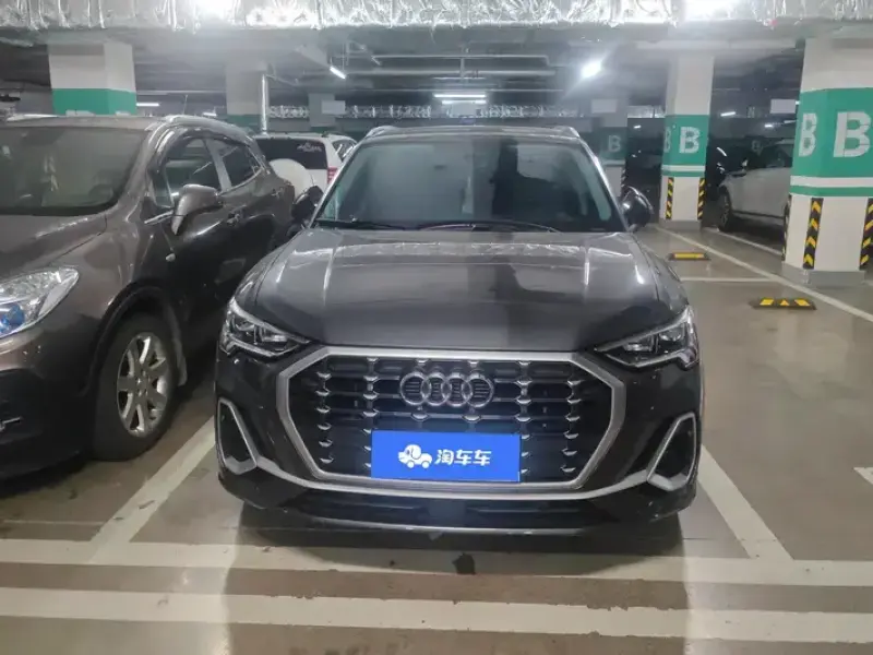 2022 Audi Q3 с пробегом 53 000 км
