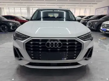 2022 Audi Q3 с пробегом 22 000 км