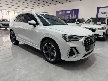 2022 Audi Q3 с пробегом 22 000 км