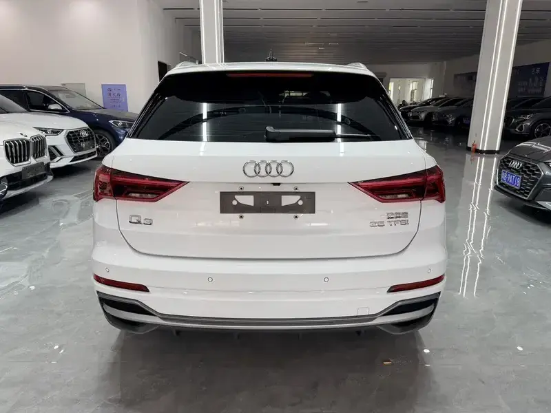 2022 Audi Q3 с пробегом 22 000 км