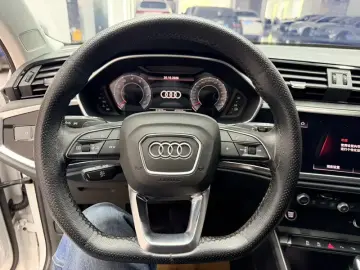 2022 Audi Q3 с пробегом 22 000 км