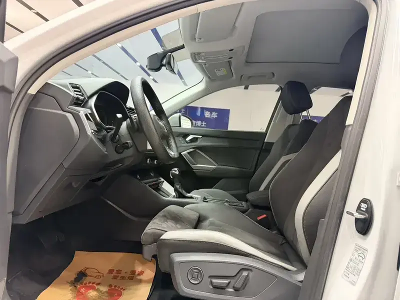 2022 Audi Q3 с пробегом 22 000 км