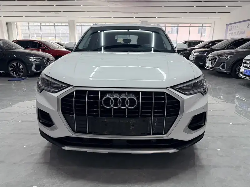 2023 Audi Q3 с пробегом 50 000 км