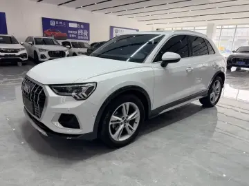 2023 Audi Q3 с пробегом 50 000 км