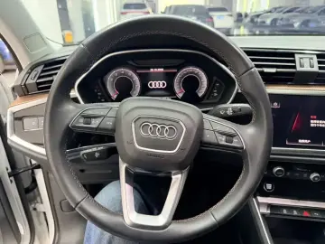 2023 Audi Q3 с пробегом 50 000 км