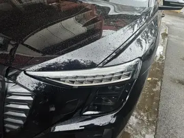 2023 Audi Q5 e-tron с пробегом 48 000 км