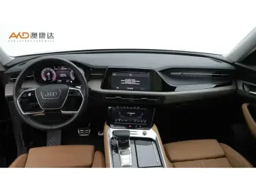 2023 Audi Q6 с пробегом 36 000 км