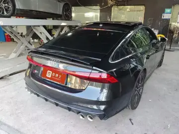 2021 Audi S7 с пробегом 35 000 км