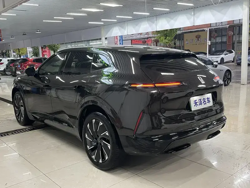 2024 Avatr 07 с пробегом 33 000 км