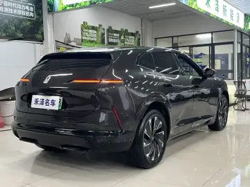 2024 Avatr 07 с пробегом 33 000 км
