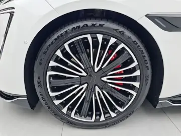 2026 Avatr 12 с пробегом 8 000 км