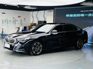 2025 BMW 5 серии с пробегом 31 000 км