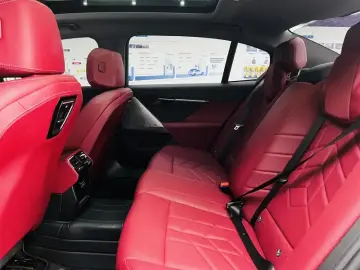 2025 BMW 5 серии с пробегом 31 000 км