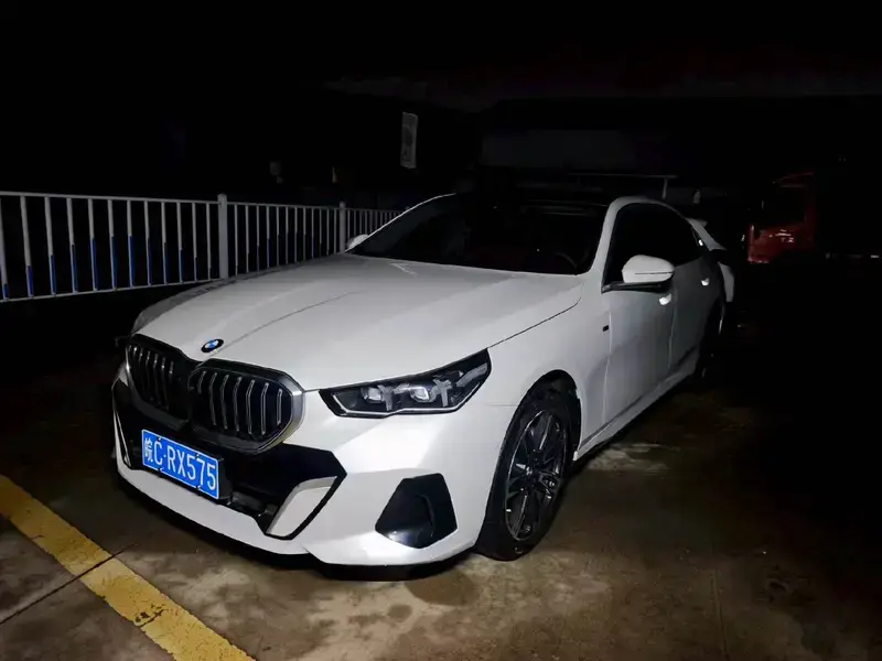 2024 BMW 5 серии с пробегом 23 000 км