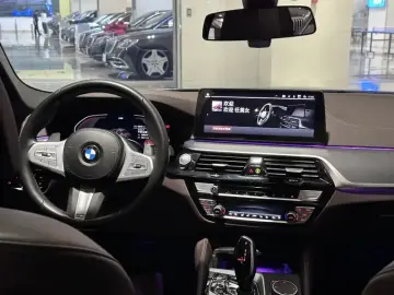 2023 BMW 5 серии с пробегом 49 900 км