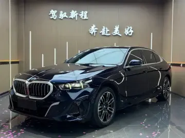 2024 BMW 5 серии с пробегом 19 000 км