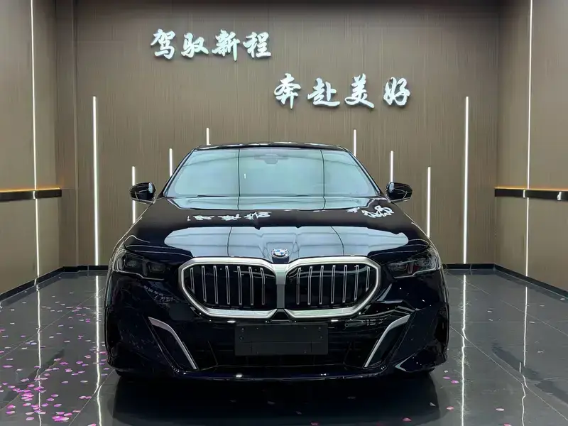2024 BMW 5 серии с пробегом 19 000 км