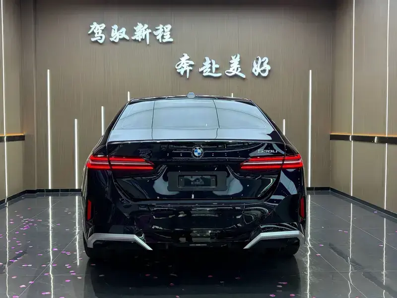 2024 BMW 5 серии с пробегом 19 000 км