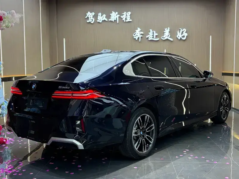 2024 BMW 5 серии с пробегом 19 000 км