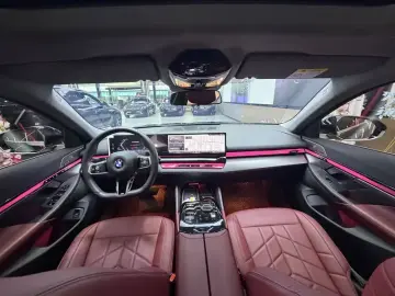 2024 BMW 5 серии с пробегом 19 000 км