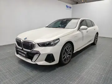 2024 BMW i5 с пробегом 55 300 км