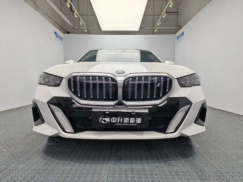 2024 BMW i5 с пробегом 55 300 км
