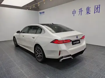 2024 BMW i5 с пробегом 55 300 км