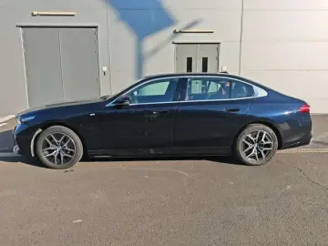 2025 BMW i5 с пробегом 9 200 км