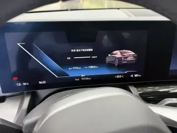 2025 BMW i5 с пробегом 11 000 км