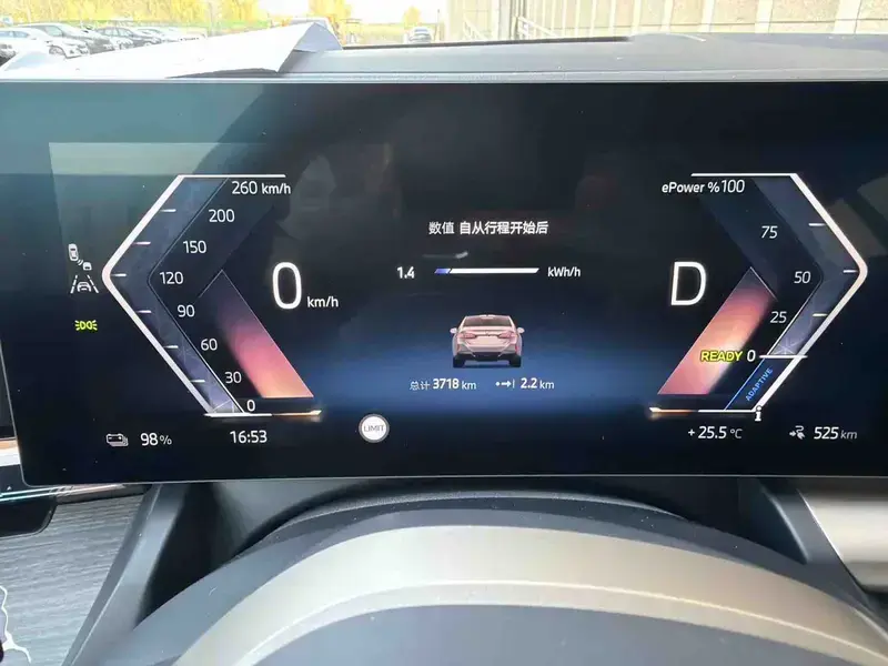 2025 BMW i5 с пробегом 3 000 км