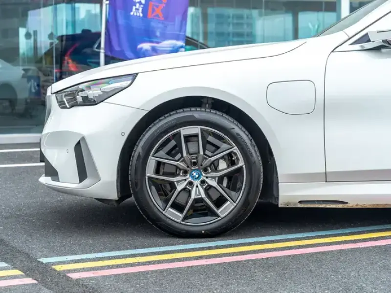 2024 BMW i5 с пробегом 54 000 км