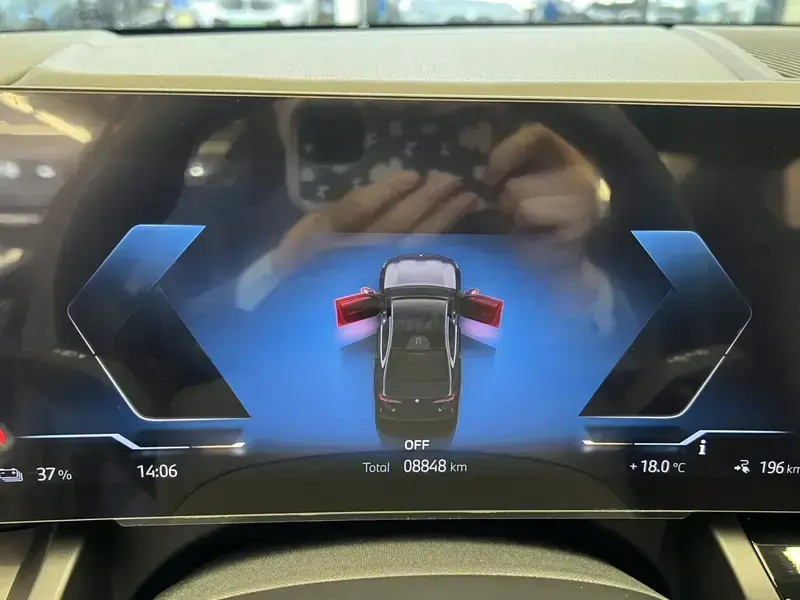 2025 BMW i5 с пробегом 8 800 км