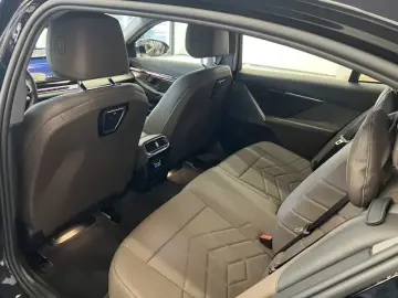 2025 BMW i5 с пробегом 8 800 км