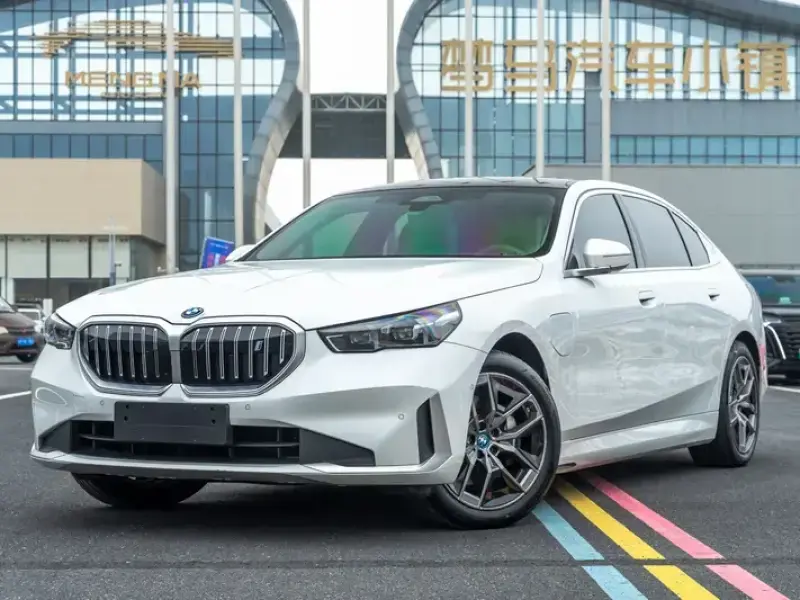 2024 BMW i5 с пробегом 54 000 км