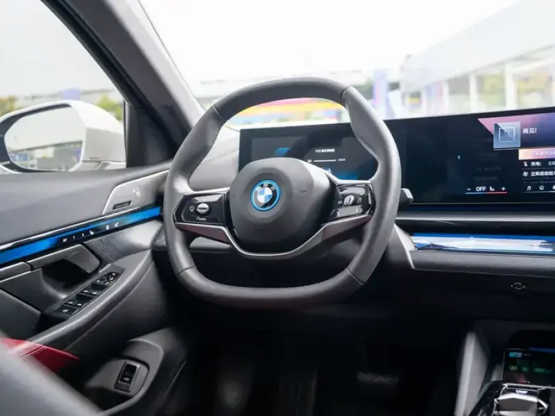 2024 BMW i5 с пробегом 54 000 км