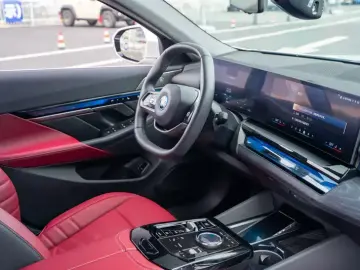 2024 BMW i5 с пробегом 54 000 км