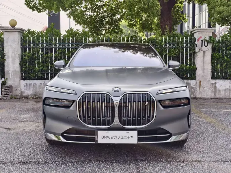 2023 BMW i7 с пробегом 31 500 км