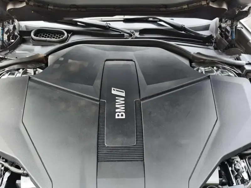 2023 BMW i7 с пробегом 31 500 км