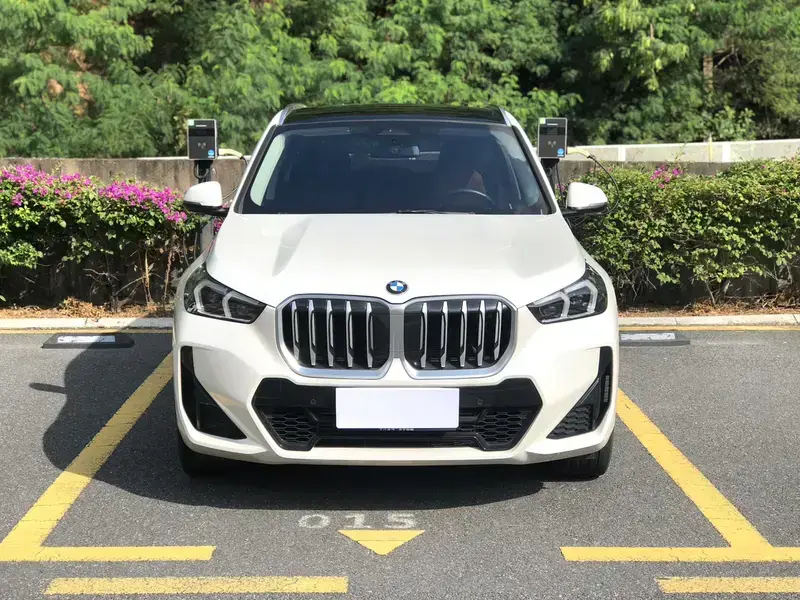 2024 BMW iX1 с пробегом 32 000 км