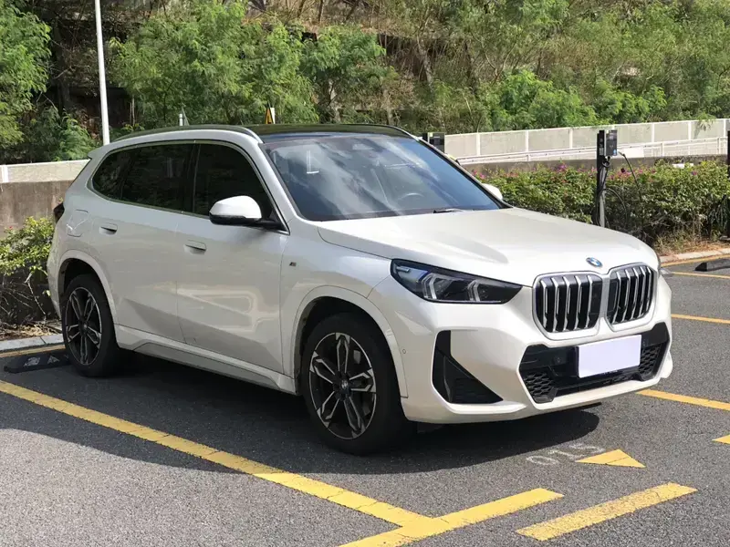 2024 BMW iX1 с пробегом 32 000 км